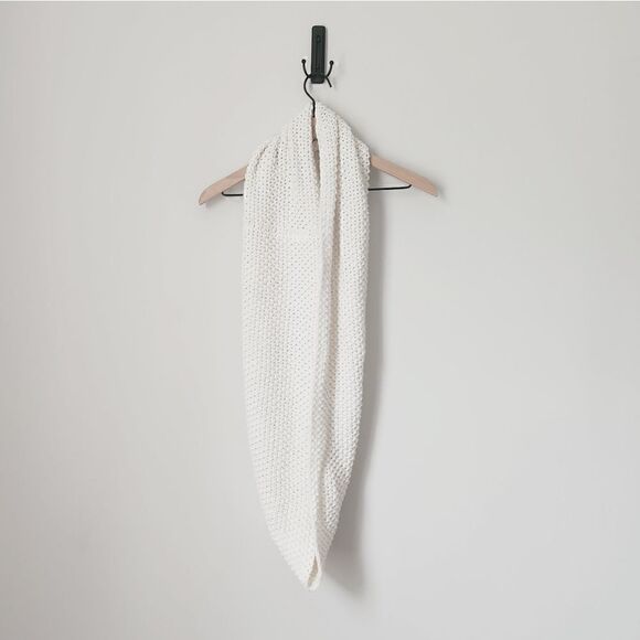 Old Navy Cream Infinity Knit Scarf - Picture 1 of 3